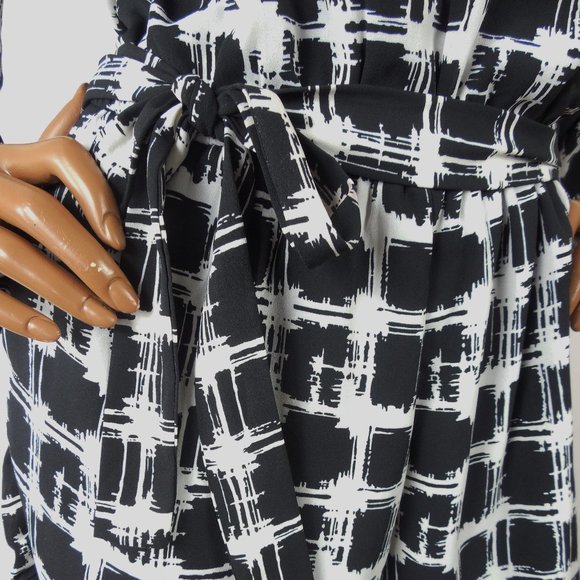 ONE CLOTHING Print Romper L Black/White Belted - Picture 5 of 10
